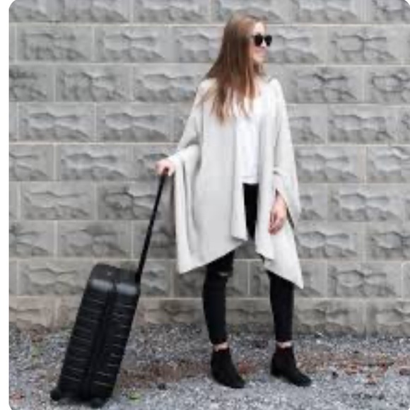 Sam Edelman Hanley suede black pull on booties in size 8 with 2.5” heel. - Picture 3 of 11